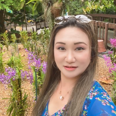 你尽管善良,上天自有衡量。 Lively and cheerful, The pursuit of truth and justice. 地球是光来体验物质世界的游乐园。我们是来自高维度的光,在地球化为两个灵魂进入两个身体,死亡就是游戏结束,每个灵要记得回到光的源头,记得回家,不要在撒旦控制的投胎转世游戏中迷失自己。