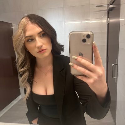 sadiee_thompson's profile picture. I’m...... not very funny