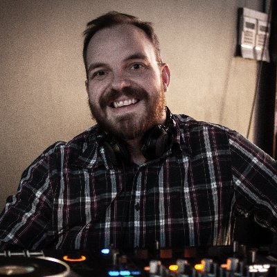 RonnyBergersen's profile picture. Programleder i NRK P1, Event -og bryllupsDJ, Quizmaster og vennen til han Pål.