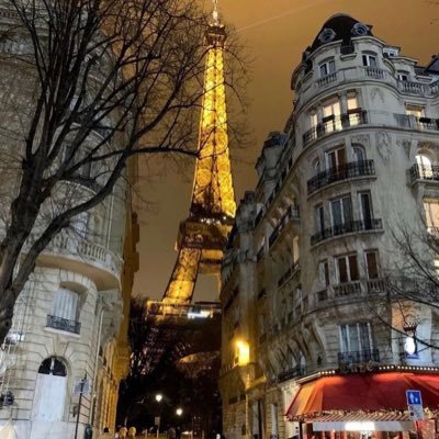 petitenawela's profile picture. 