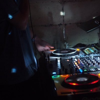 RockとHouseをこよなく愛するDJ / LIGHTSOUNDZ / Teenage Last / ギター / Traktor / 麻雀 / サマソニ / maison Kitsune