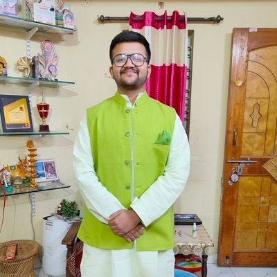 AalapDesh's profile picture. Studying in IITTM Gwalior, learning german language and trying to be a writer