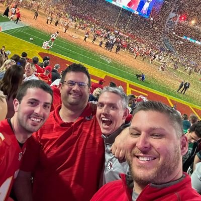 Chiefs and Jayhawks! Ford dealer, Father of 2, love family, friends, and sports!
