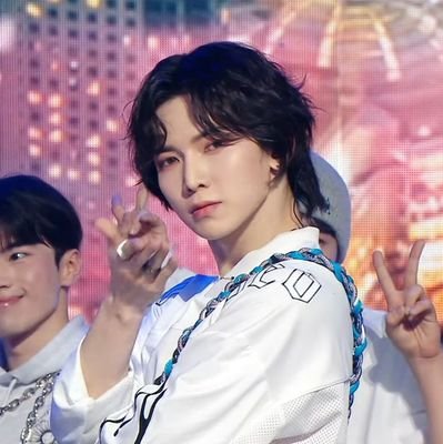 atiny ;)
mainly ult group : atz,svt,txt, en-, bts , nct, cravity, golden child & omega x