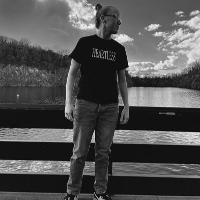 rhia_dixey's profile picture. 