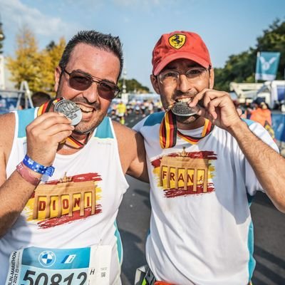 Diplomado en educación física.Monitor de natación y socorrista.Corredor aficionado de medias maratones y maraton.