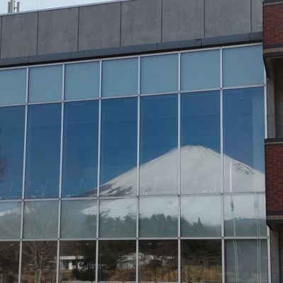 yushi_robo's profile picture. 制御と物理が好きで実機と数学が苦手な人間.
MEIP B4.