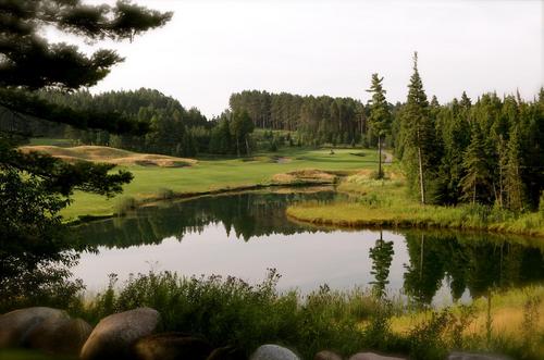 Black Diamond Golf Club is carved out of the deep woods and the foothills of the Kawartha Oakridge Moraine. Golfers are welcomed to a spectacular view.