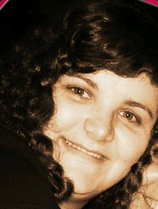 loreneta86's profile picture. 'Todos tenemos un secreto encerrado bajo llave en el ático del alma.'