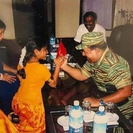 Muthu91305854's profile picture. ஓடாத மானும், போராடாத இனமும் மீண்டதாக சரித்திரம் இல்லை.
            
       வேலுப்பிள்ளை பிரபாகரன்