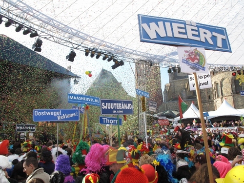 Carnaval / Vastelaovend
Het mooiste wat bestaat!
Tot in de Boonte störrem in Metsreech!! Alaaf