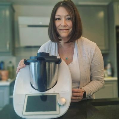 Hi, I'm Liz and I'm an Independent Thermomix Advisor based in the UK! Book a demo with me to find out how Thermomix can change your life in the kitchen!