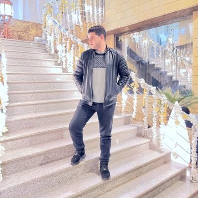 فنان 🖌️🎨
*يتوفر رسم بورتريه رصاص أو فحم بمقاسات مختلفه😊💝
*لطلب اي اوردر ابعت رساله على الصفحه 💌💝♥️
🎨🖌️