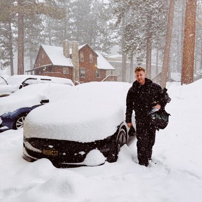 tomxsisk's profile picture. Selling architectural and design-led properties across Los Angeles. Powered by @compass