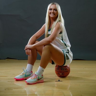 Malou Savanna | SG 5’10 | Denmark | #23 @rooseveltwbb