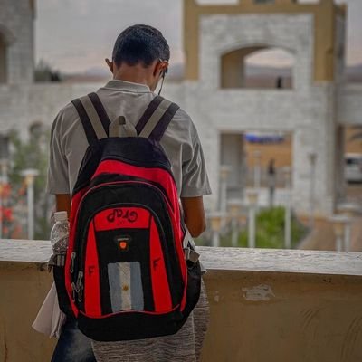 محمد.. مصمم جرافيكي سريع التعلم، مصمم هويات ومهتم بجانب المنتجات .. تعديلات العميل هي تجارب تحتاج اختبار :) .. للأعمال والطلبات عبر الرابط بالأسفل