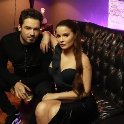 MafeMartinha's profile picture. Apaixonada em um casal Maiara e Fernando o amor sempre vence!!

Perfil dedicado as duplas
Maiara e Maraisa e
Fernando e Sorocaba