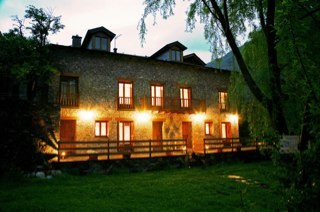 hortdelmetge's profile picture. Casa Rural al Pallars Sobirà. Per a gaudir del Turisme Rural prop de Sort, al Pirineu i en un poblet encantador i tranquil: Lladrós. Estem oberts des del 2007.