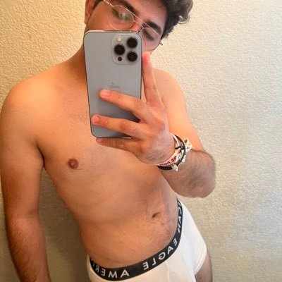 26 años 🏳️‍🌈 | Químico de profesión, stripper de corazón | https://t.co/XqxqhLhpOG