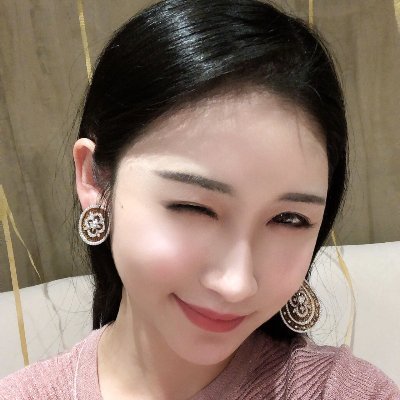 Happiness is a pleasant emotion that can make people feel satisfied and excited. We must forget the sad things in the past and keep moving forward.🐰🧸❣️