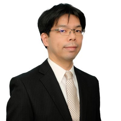 令和4年の行政書士試験に合格。遺言相続業務を行う行政書士として令和5年６月に開業した福岡県久留米市在中の46歳です。前職は訪問介護員でした。
最初は行政試験の合格を目指す人たちへのアドバイス。そのあとは遺言や相続、その他その周辺に絡むお金や、行政書士の活動について話していきます。