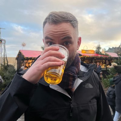 Scottish 🏴󠁧󠁢󠁳󠁣󠁴󠁿 Twitch affiliate streamer. Just trying to make people happy. Will lurk everywhere when I can peace & love 

Instagram - KingerOnAPinger