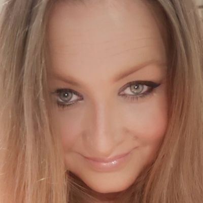 Droomer_NL's profile picture. Lekko autystyczna szczęściara. Najgorszy sort, bo wykształcony i empatyczny. Animals love❤ & help.