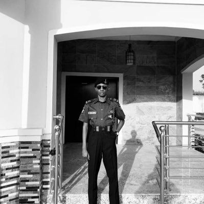 •^NFP🇬🇦^• •^Government Official👮♂️^••^Real Madrid🏳️^••^Blessed are the peacemakers ^•Regular Police Officer •^