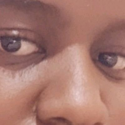 essyloury's profile picture. 