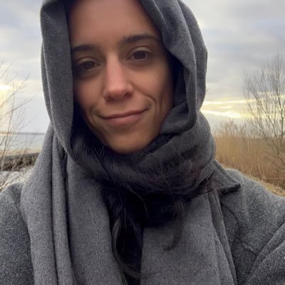 kkathzi's profile picture. a bird with two wings