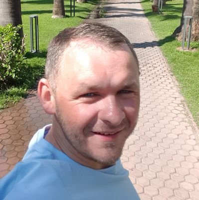 👨👩👧👦 Family man | ⚽️ Football fan | 🎮 Occasional gamer & streamer
Just a dad juggling life, football, and the occasional live stream