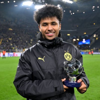 All the latest news and football talk about Borussia Dortmund ⚫️ 🟡
Fan Account • #BVB
Following everyone back • #Dortmund