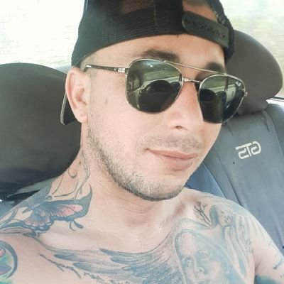 La vida es una sola ,sonríe, llora divierte y sobre todo  pr3ndete uno 👽