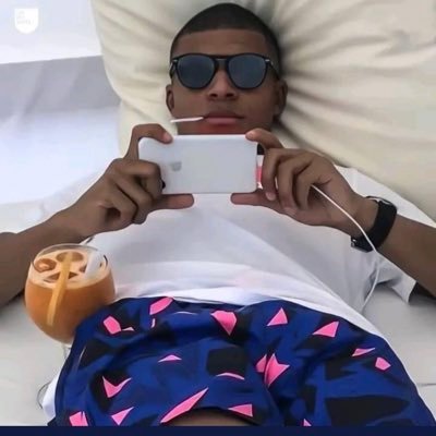 le_mafieu00's profile picture. ouais mon pote @PSG_inside @cristiano🐐 @realmadrid