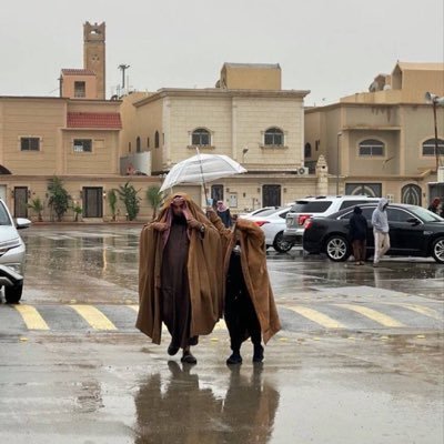 iuuo91's profile picture. فؤادٌ يئنُّ ودمعٌ يراقُ  أكان لزامًا علينا الفراقُ ؟