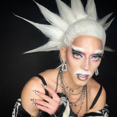 A full-time part-time woman here to make dreams come true! Resident Drag Queen @houseofyesnyc !!