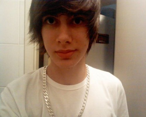 18 Anos-Solteiro-Colirio-Bipolar-Modelo-Dj-Vegas-Familia.
Quer saber mais? #Follow .