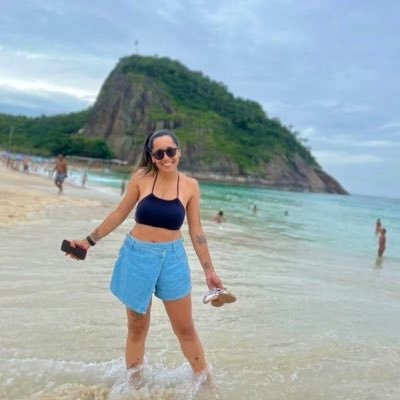 libarbosasz's profile picture. Ser é de um provisório impalpável 🤍