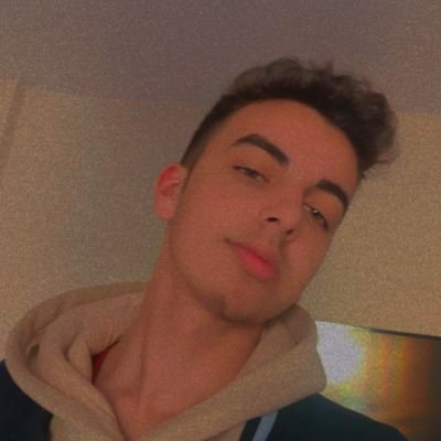 Yener38382636's profile picture. @fenerbahçe 💛💙