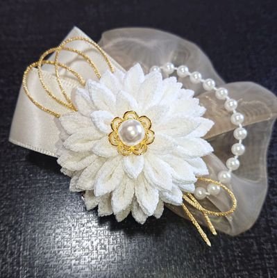 msyk96108's profile picture. つまみ細工が好きでハンドメイドはじめました、koubaiといいます。ウッドパーツと組み合わせた作品多めです🌱🌸ハンドメイド、💎🍯も大好き。よろしくお願いします。