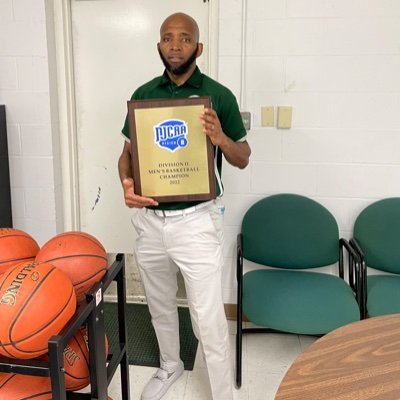 Godly husband. Desire to help our aspiring youth achieve their dreams.

7SEASElite Athletics
Men's BBall Asst. @ FGC 
NSU BBall Alum 
Rural Recruits CEO