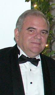 Dr. en Gerencia. M. Sc. en O. Hidráulicas. Ing. Civil. Prof. Universitario. Asesor Nacional Puentes. Director Programa TV GENTE DE AQUÍ. Compositor.