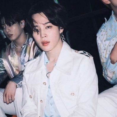 (slow) ult: harry and bangtan ♡ |”give me all of your love, give me something to dream about”| she/her @stylesxjiminie