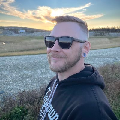 Comic Book Nerd 👨🏼🏫 /Paramedic 🚨/Gorilla Toy Photography 📸 /420 🍃Friendly