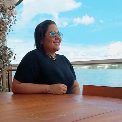 MalluAN18's profile picture. O Teu amor me conquistou

Tua ternura me alcançou
Como não te adorar? Me entregar?
Corresponder ao Teu amor, que feriu meu coração