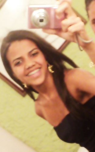 Escorpiana, #Santista ♥, 15 anos. O passado é uma liçaõ para se meditar, não para se reproduzir ... Somente a tentativa nos possibilata a conquista (y)