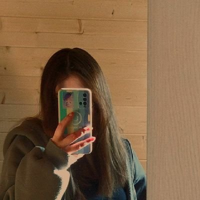 твиттер человека, который через пару месяцев сдает ЕГЭ💚