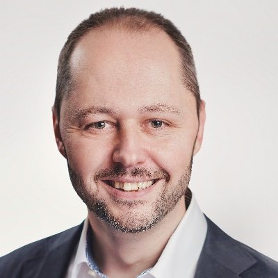 haralddvorak's profile picture. Just reading.