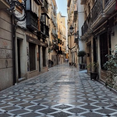 Feliz, crítica, aprendiz de todo porque nunca es tarde ni suficiente.