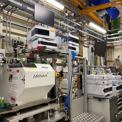 BioSAXS beamline B21 @DiamondLightSou. High-throughput collecting your data at Usain Bolt speed. 🏃‍♀️🏃‍♂️ Structural Biology to Soft Condensed Matter.